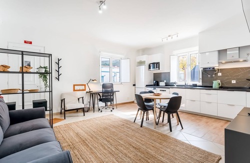 Castro Marim Apartment | Modern Retreat in Castro Marim by LovelyStay