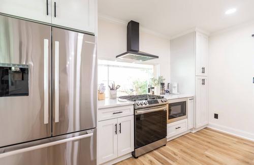 Charlotte House | Premier Modern Retreat with Breakfast in South End