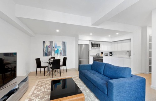 Battery Park City Condo | Modern Retreat with Stunning Hudson River Views