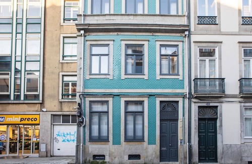 Cedofeita Apartment | Modern Retro Downtown by LovelyStay