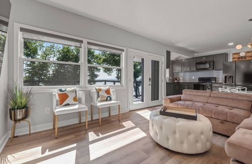 Wrightsville Cottage | Modern River Cottage with Breathtaking Marina Views