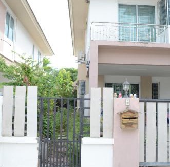 Ayutthaya Apartment | Contemporary Retreat at Sabai Sabai Homestay Ayutthaya