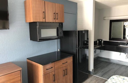 San Antonio Hotel | Modern Room Near Downtown – Perfect for Extended or Short City Stays