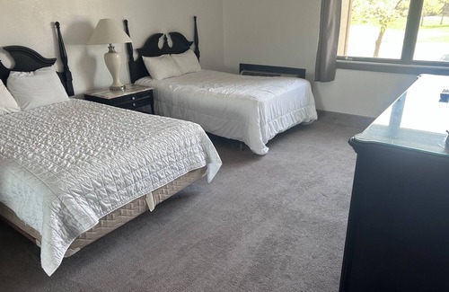 Bay City Hotel | Modern Rooms at Bay Valley Resort – Clean, Cozy, & Great Location - 3 Units