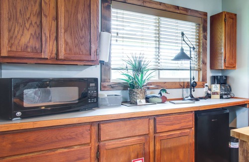 Bevier Apartment | Modern-Rustic Studio Near Long Branch State Park!