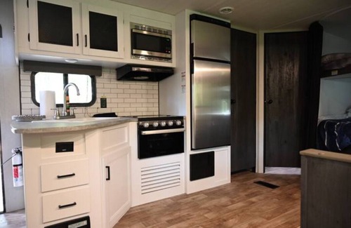 Catskill House | Modern RV Camper #2: Pet-Friendly Oasis in Nature