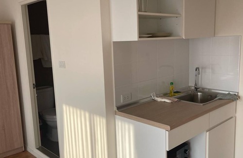 Bang Chak Apartment | Modern studio Condo in Sukhumvit – Pool, Gym & Easy BTS Access