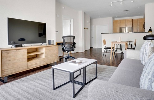 San Bruno Apartment | Stylish San Bruno 1BR with Pool & Gym Near Major Highways