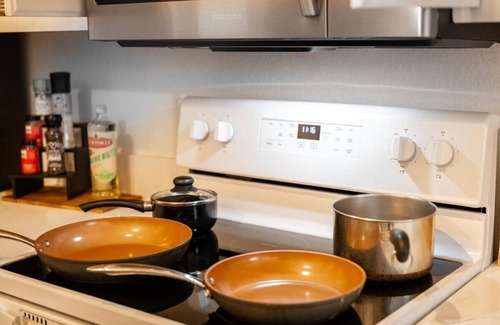 Temple House | Modern Sanctuary Getaway Minutes Away From Major Shopping Areas in Central TX