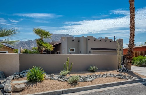 La Quinta Cove House | Inviting Santa Fe Home with Pool and Ocean View Getaway