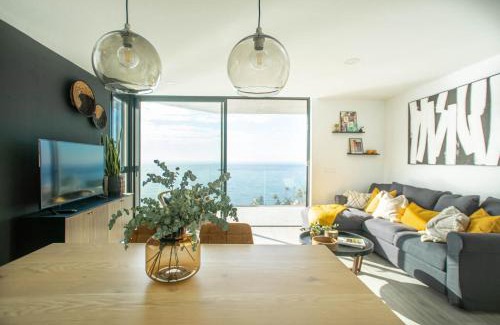 L'Albufereta Apartment | Stylish Oceanfront East Wind Hotel with Pool & Breakfast
