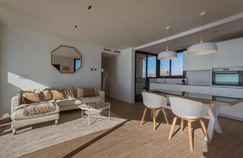 L'Albufereta Apartment | Beachfront Bliss: Modern Blue Sky Hotel with Jacuzzi & Pool