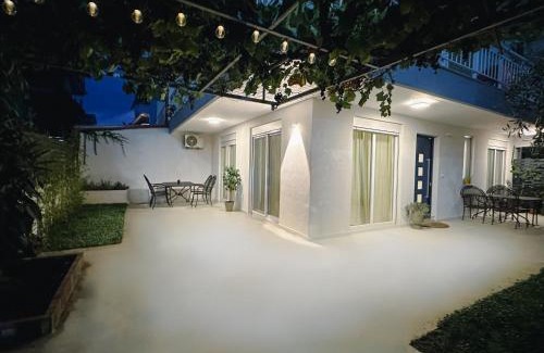 Olymbiaki Akti House | Coastal Escape: Pet-Friendly Retreat with Private Patio