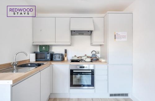 Basingstoke Apartment | Modern Serviced Apartments for Families & Contractors - Free WiFi