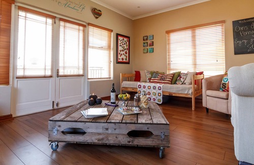 Trawal Apartment | Stylish 2-Bedroom Apartment with Breakfast & Family Amenities