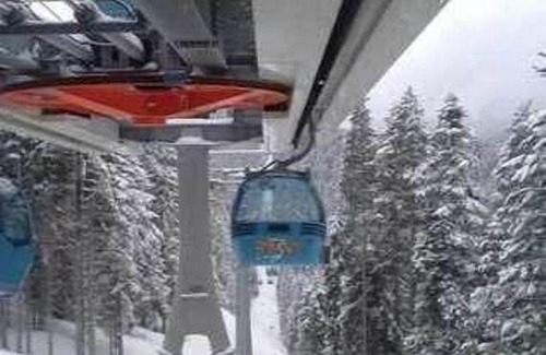 Kvartal Noviya Grad Apartment | Modern Ski Apartment with Indoor Pool & Family Amenities