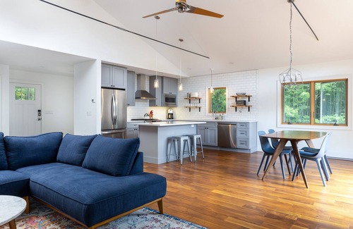 East Jewett House | Guest Rated 10/10: Modern Ski-Home with Mountain Views