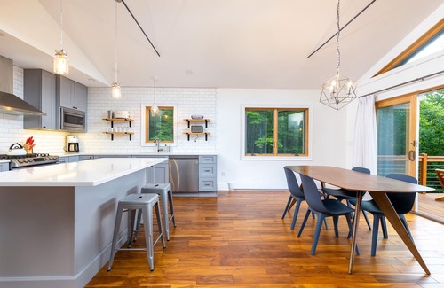 East Jewett House | Guest Rated 10/10: Modern Ski-Home with Mountain Views