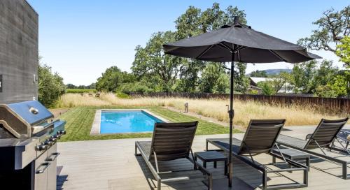 Geyserville House | Modern Sonoma Retreat with Private Pool - Valley Vineyards