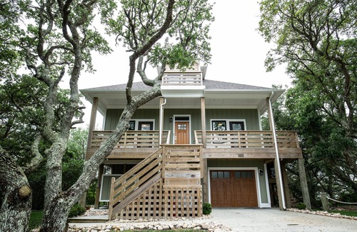 Spindrift Banks Apartment | Premier Soundfront Studio with Ocean Views and Beach Access