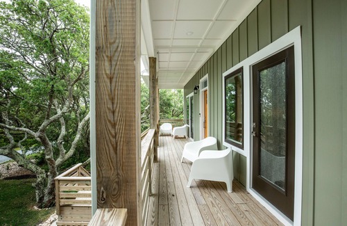 Spindrift Banks Apartment | Premier Soundfront Studio with Ocean Views and Beach Access