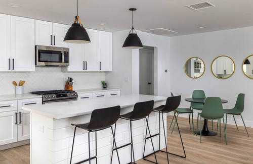 Sweetbriar House | Modern South Austin Home: Close to Downtown with Great Amenities