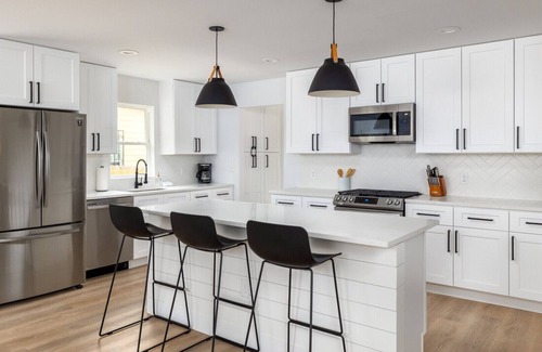 Sweetbriar House | Modern South Austin Home: Close to Downtown with Great Amenities