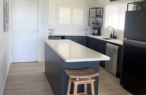 Shelly Beach House | Modern Guest House with Ocean Views Near Shelly Beach