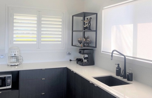 Shelly Beach House | Modern Guest House with Ocean Views Near Shelly Beach