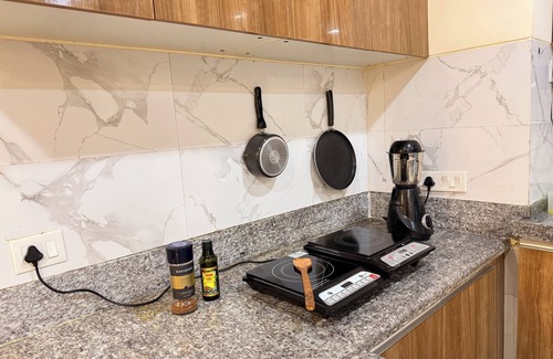 Andheri Apartment | Modern Spacious 1-bedroom apartment for workstays in the heart of Mumbai