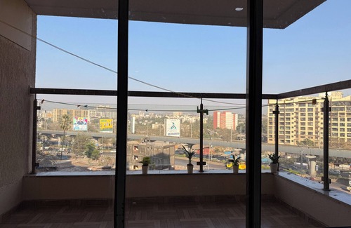 Andheri Apartment | Modern Spacious 1-bedroom apartment for workstays in the heart of Mumbai