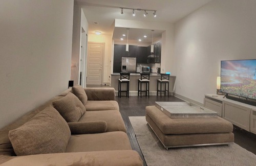 Richardson House | Modern & Spacious 1BR/BA in North DFW. Border between Plano and Richardson.