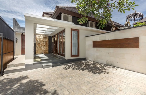 Sunset Road Villa | Stylish 2 BR Villa in Seminyak with Private Pool & Ocean View