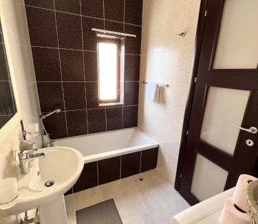 Luqa Apartment | Contemporary 2BD Penthouse with Ocean Views Near Airport