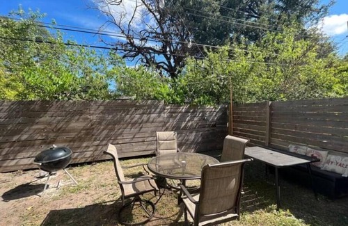 Windsor Park House | Modern 2Bd Townhome with Spa & Hot Tub Near Downtown