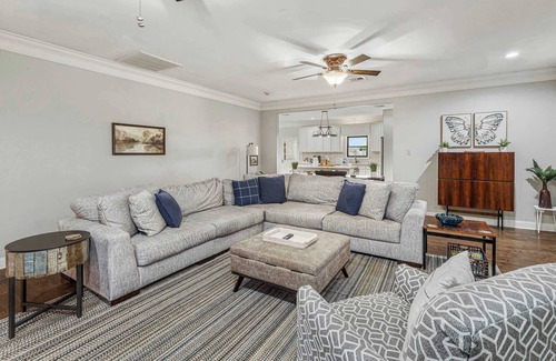 Lake Charles House | Modern 3 Bedroom Home with Family and Pet-Friendly Amenities