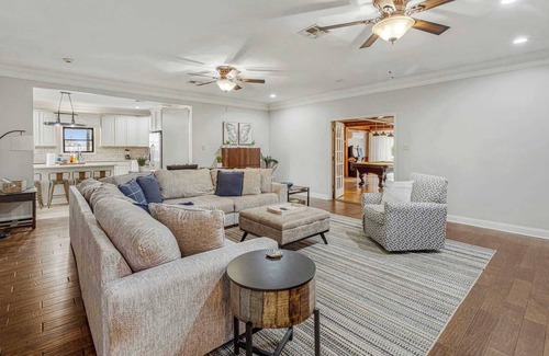 Lake Charles House | Modern 3 Bedroom Home with Family and Pet-Friendly Amenities