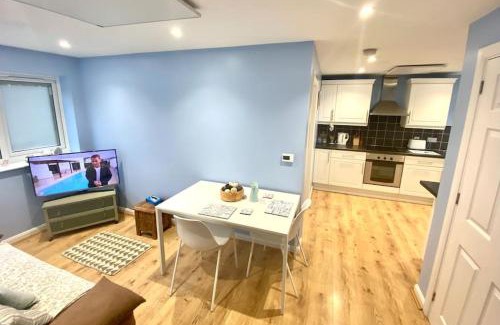Colchester Apartment | Modern Annex on Ground Floor - Ideal for Families