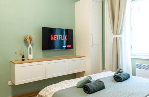 Zizkov Apartment | Pet-Friendly Apartment Steps from Old Town | Rated 10/10