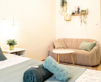Zizkov Apartment | Pet-Friendly Apartment Steps from Old Town | Rated 10/10