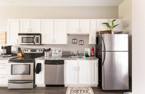 Licking Riverside Apartment | Modern Escape Near Cincy with Top Amenities & 9.8 Rating