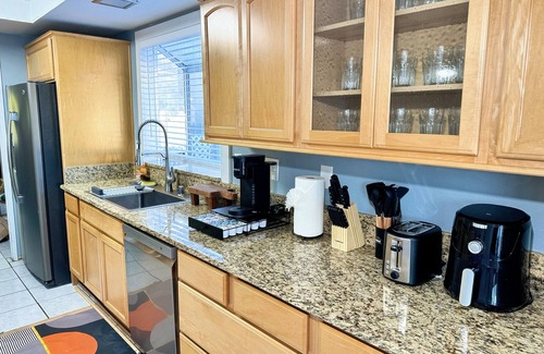 Moreno Valley House | Modern & Spacious Family and Friend 4Bedroom House in Moreno Valley