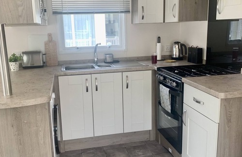 Burnham-on-Sea House | Modern 'Home from Home' Near Seafront and Town