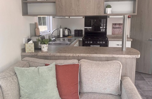 Burnham-on-Sea House | Modern 'Home from Home' Near Seafront and Town