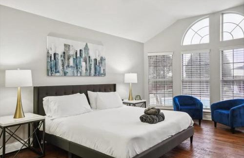 Rowlett House | Modern Retreat with Pool, Backyard Oasis & Cinema Experience