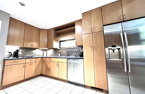 West Lafayette House | Guest Rated 9.8: Modern Retreat Near Purdue & Nature
