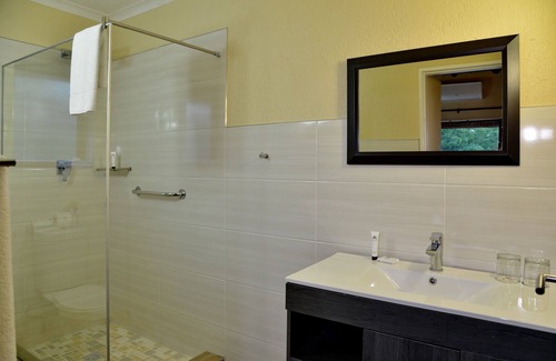 Hazyview Cabin | Guest Rated 9.8: Modern Villa Near Kruger National Park