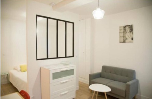 Parchamp–Albert Kahn Apartment | Inviting Modern Studio for Two in Ideal Location