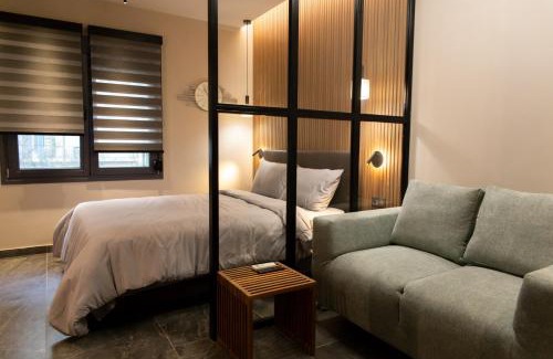 Veroia Apartment | Modern Studio 2: Family-Friendly Stay in Veria Center
