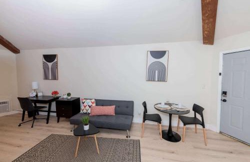 Huntsville Apartment | Trendy Studio Apartment Steps from Merrimack Park